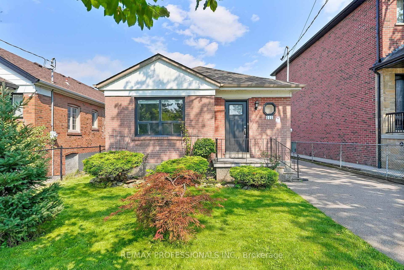 111 Wesley Street • Toronto, ON photo 1