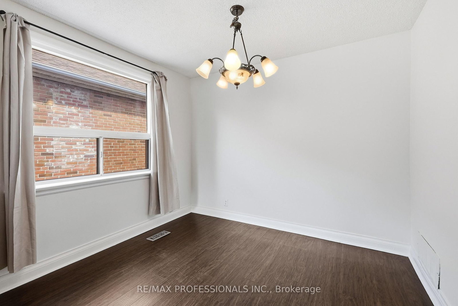 111 Wesley Street • Toronto, ON photo 13