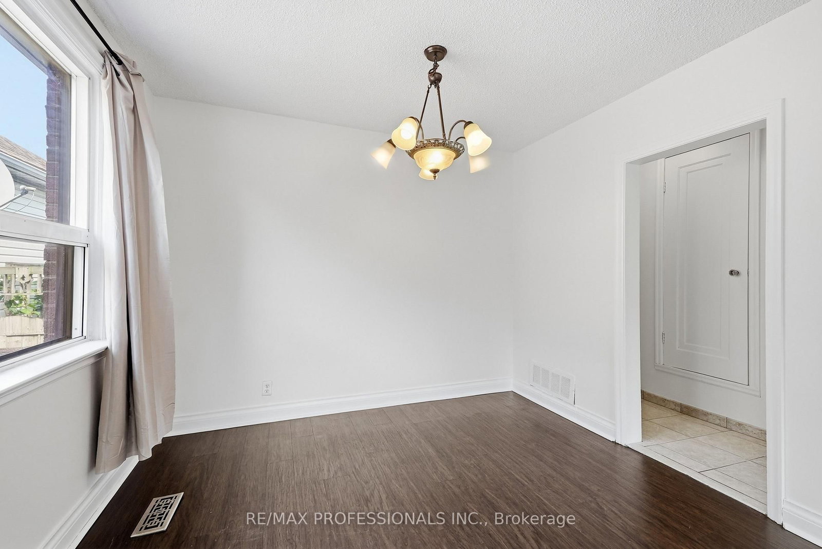 111 Wesley Street • Toronto, ON photo 14
