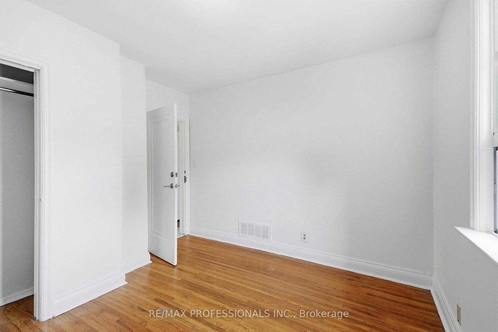 111 Wesley Street • Toronto, ON photo 28
