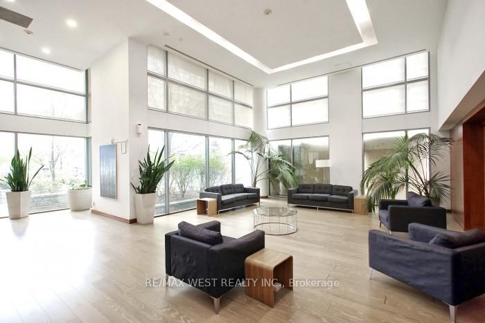 225 Webb Drive • #903 • Mississauga, ON photo 3