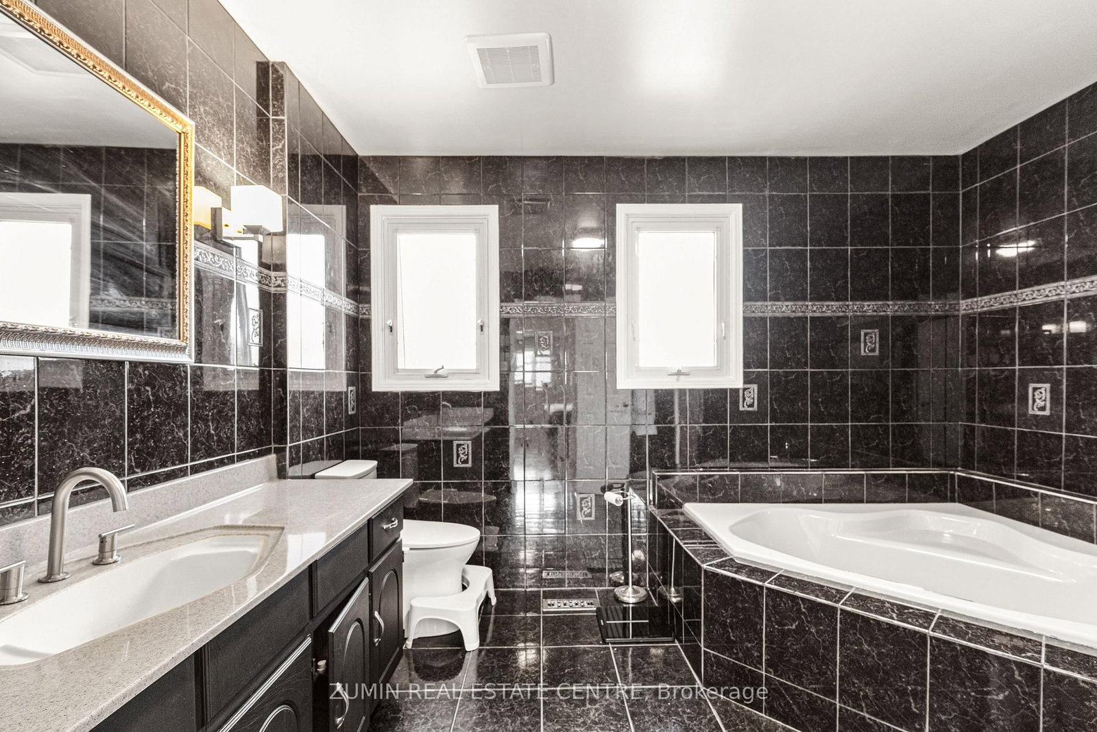 2026 Golden Briar Trail • Oakville, ON photo 23