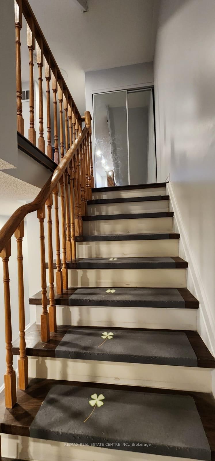 6850 Dillingwood Drive • Mississauga, ON photo 14