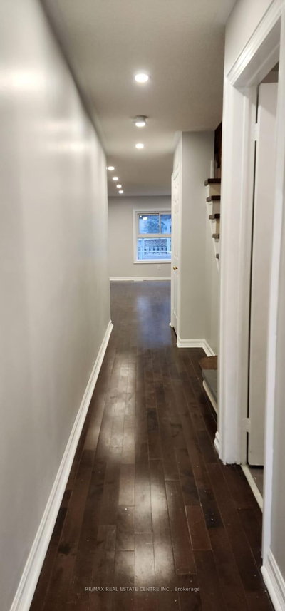 6850 Dillingwood Drive • Mississauga, ON photo 4