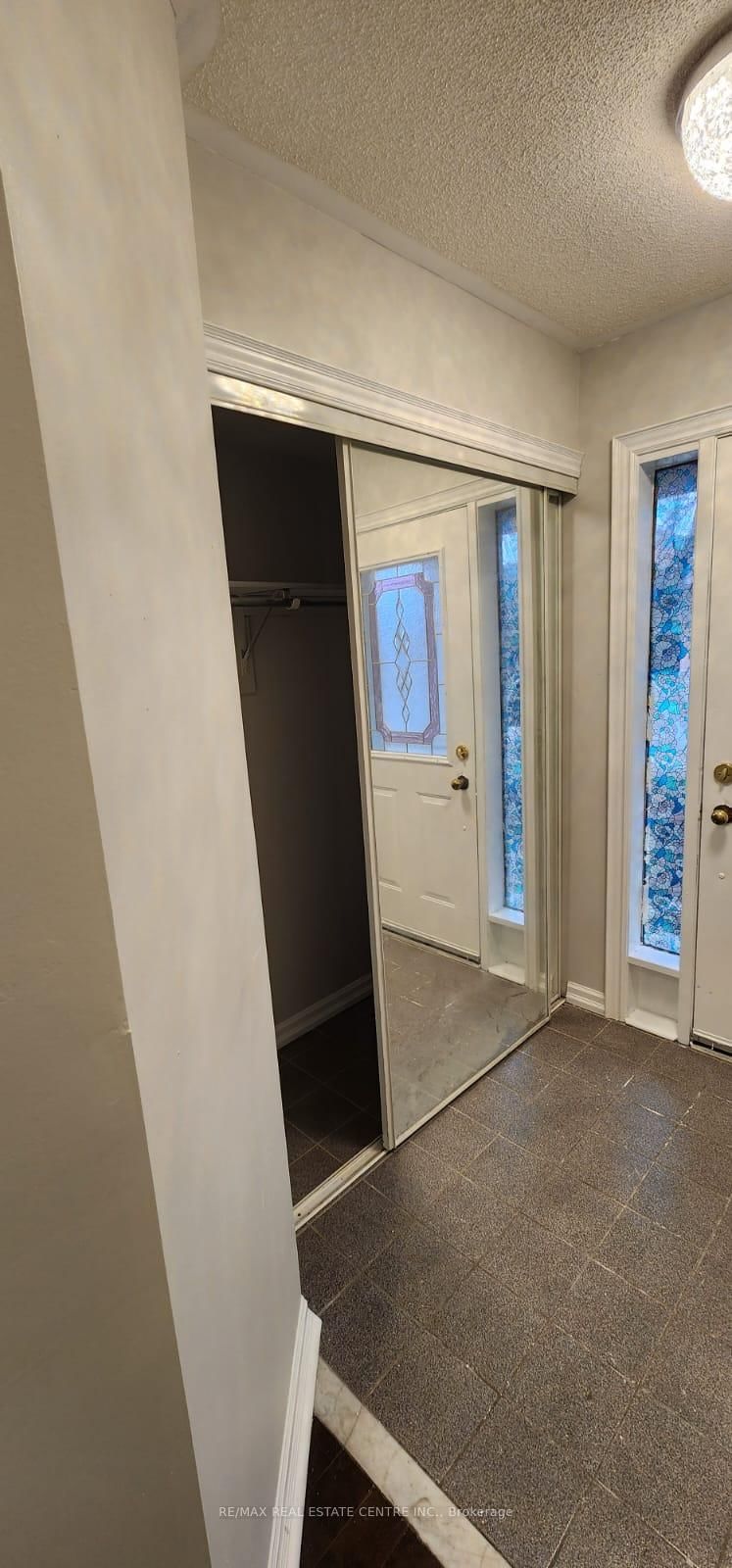 6850 Dillingwood Drive • Mississauga, ON photo 5