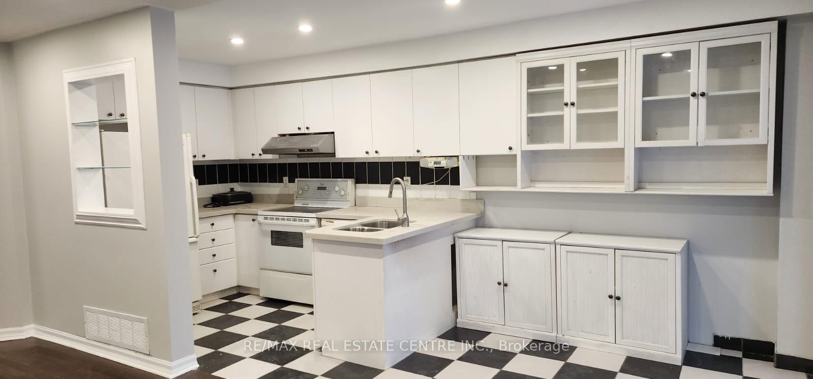 6850 Dillingwood Drive • Mississauga, ON photo 8