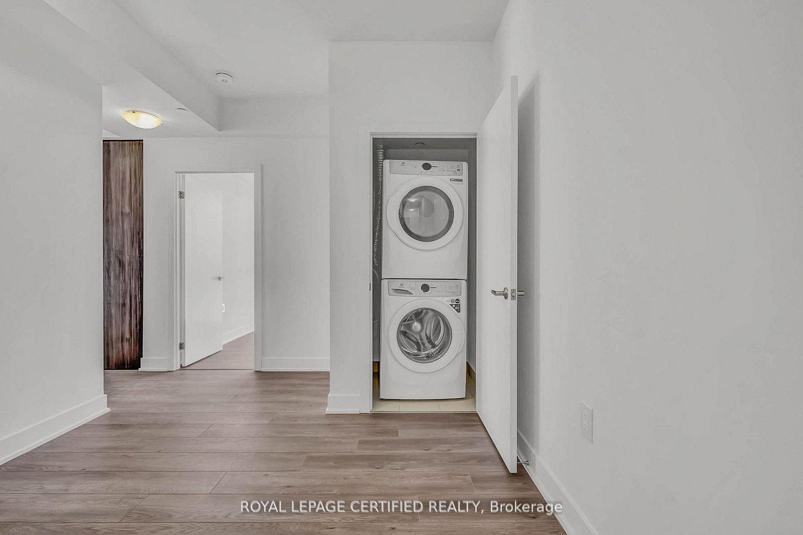2088 James Street • #503 • Burlington, ON photo 17