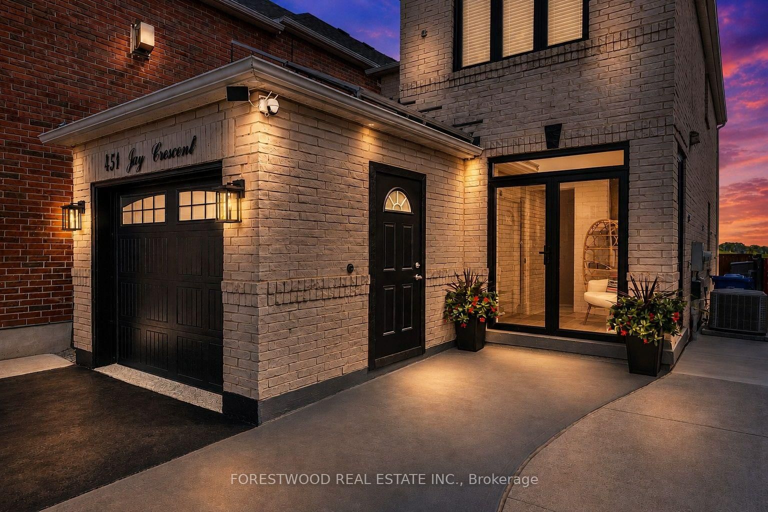 451 Jay Crescent • Orangeville, ON photo 3