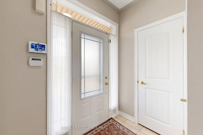 8 Lynngrove Way • Brampton, ON photo 4