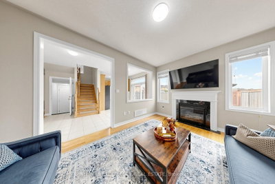 8 Lynngrove Way • Brampton, ON photo 8