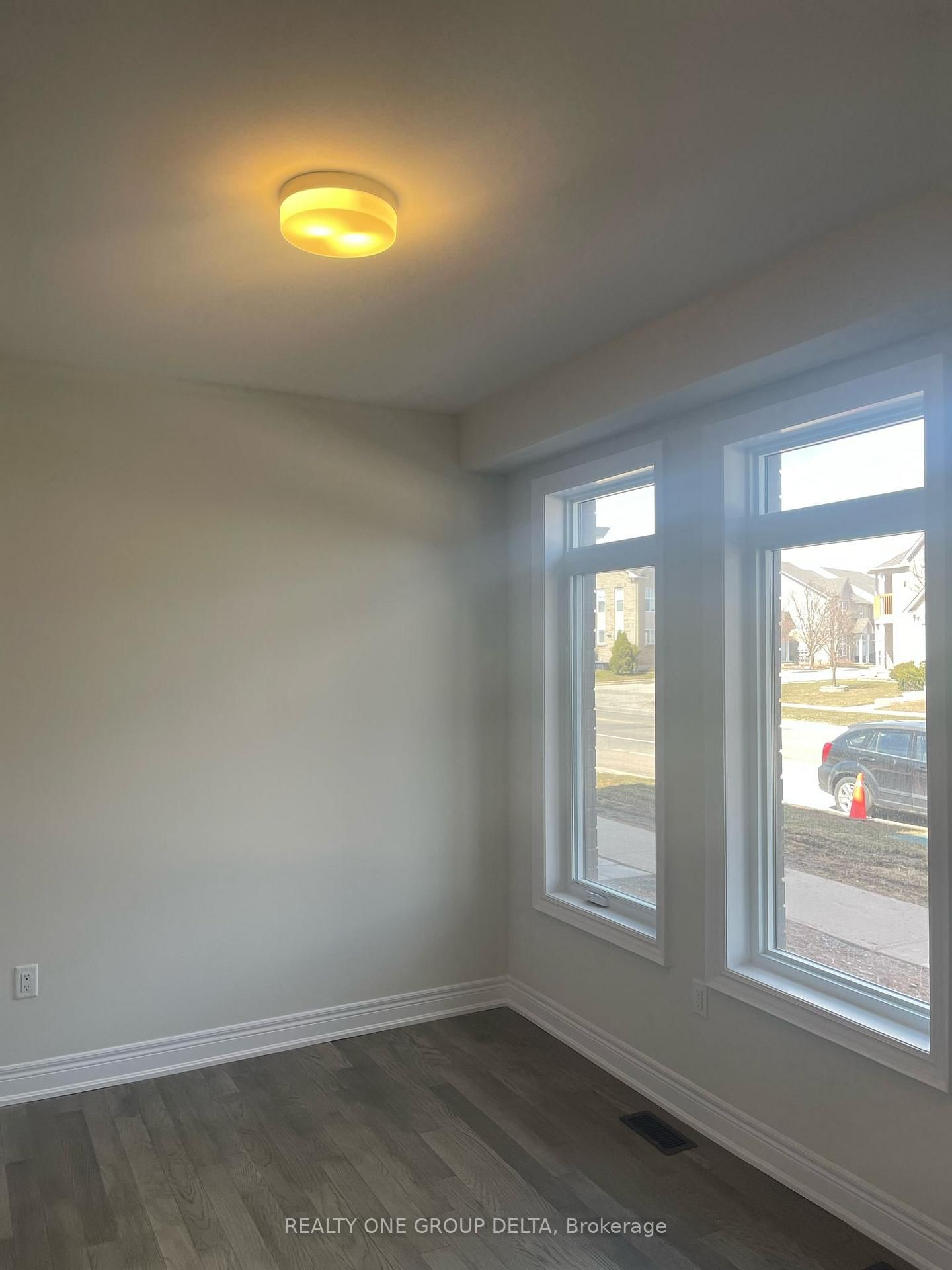 2178 Postmaster Drive • Oakville, ON photo 15