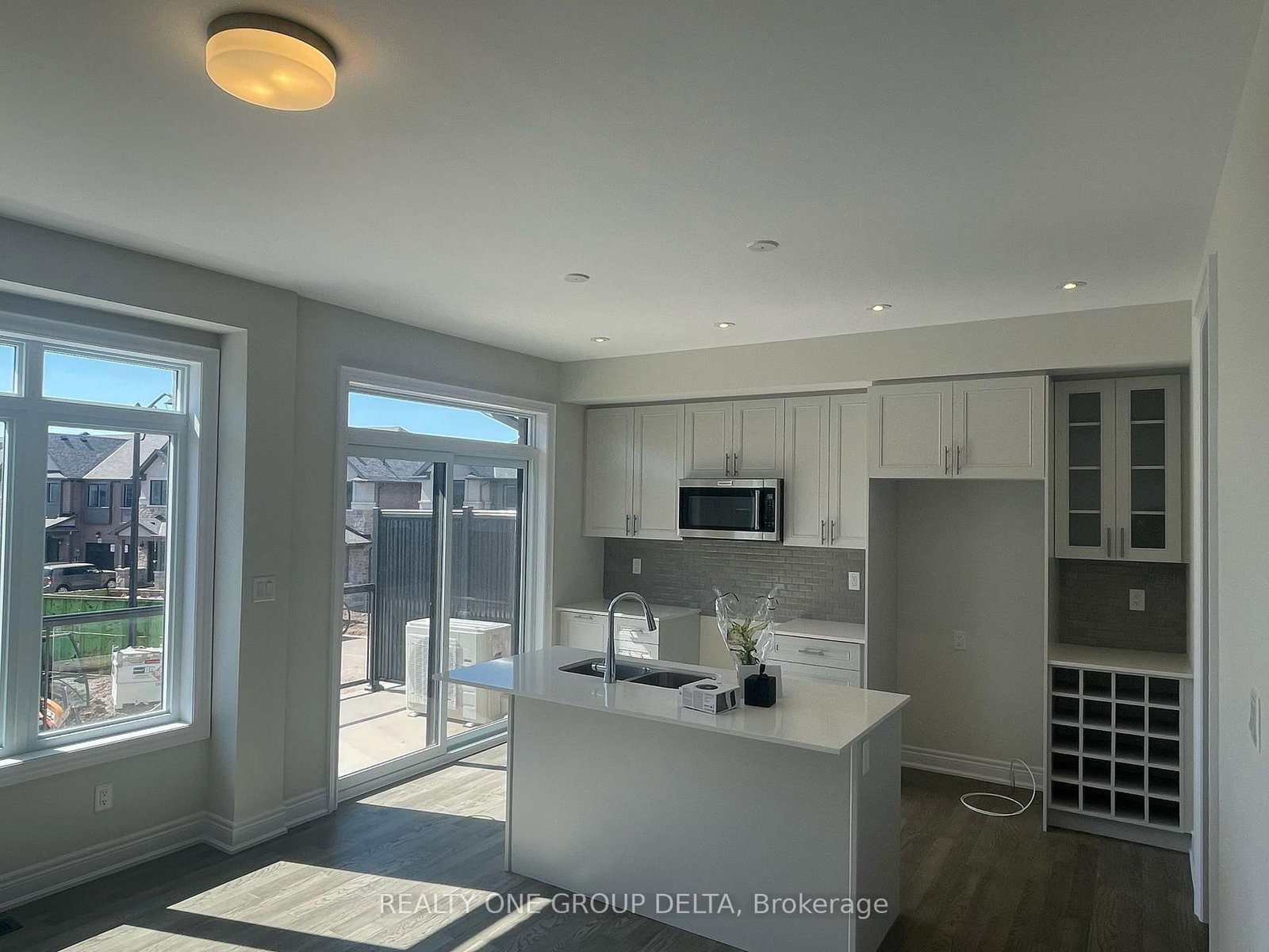 2178 Postmaster Drive • Oakville, ON photo 6