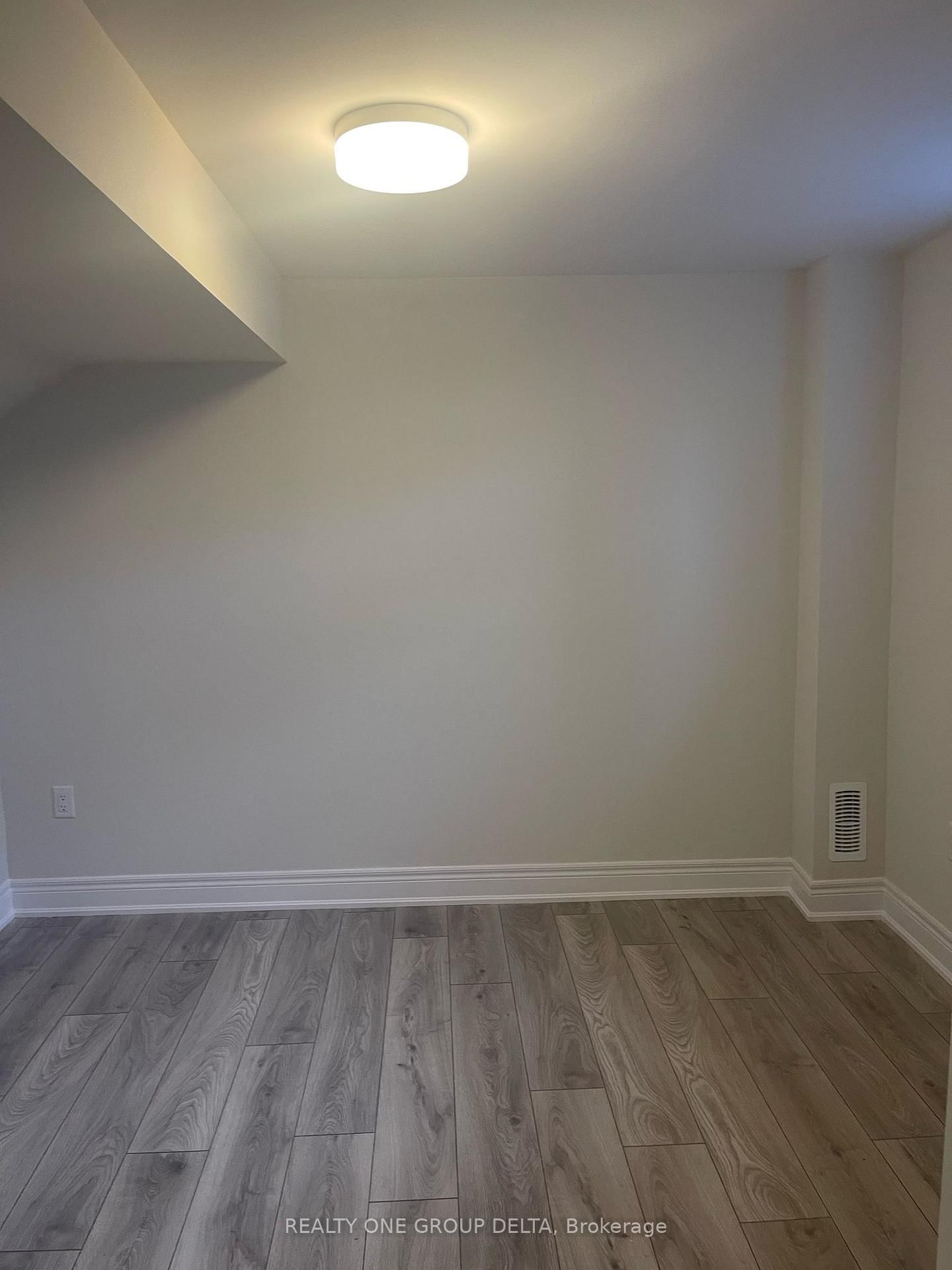 2178 Postmaster Drive • Oakville, ON photo 9