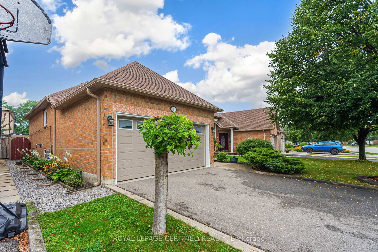45 Springview Drive • Brampton, ON photo 3