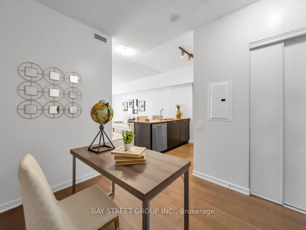 105 The Queensway Avenue • #1501 • Toronto, ON photo 12