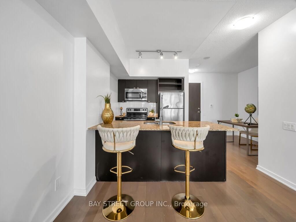 105 The Queensway Avenue • #1501 • Toronto, ON photo 15