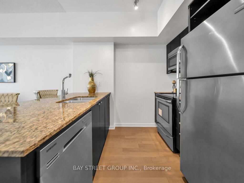 105 The Queensway Avenue • #1501 • Toronto, ON photo 16