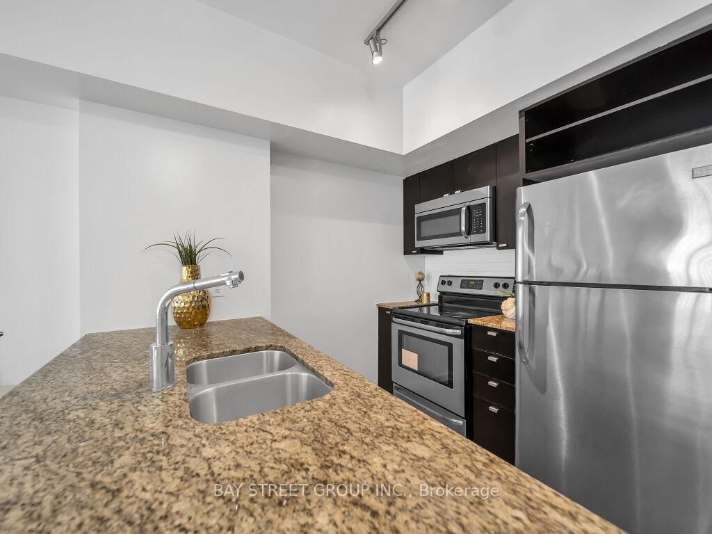 105 The Queensway Avenue • #1501 • Toronto, ON photo 19
