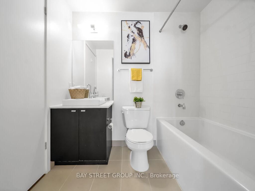 105 The Queensway Avenue • #1501 • Toronto, ON photo 25