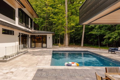 7 Maple Meadow Court • Caledon, ON photo 4