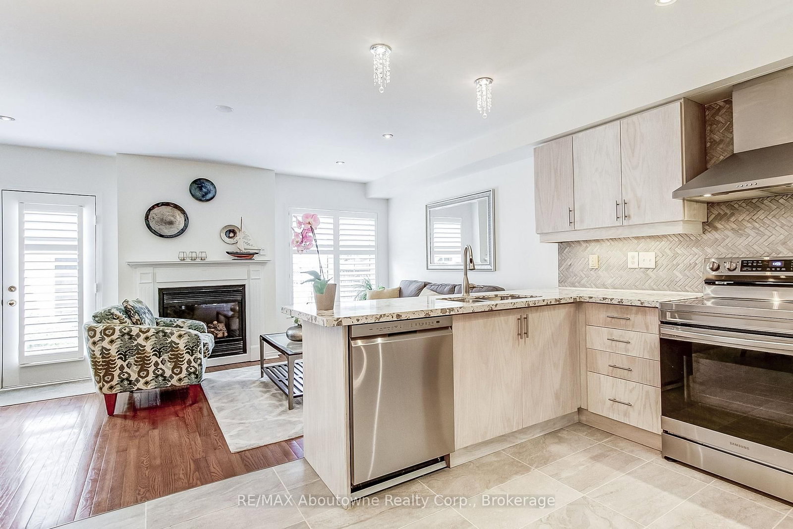 2150 Forest Gate Park • Oakville, ON photo 13