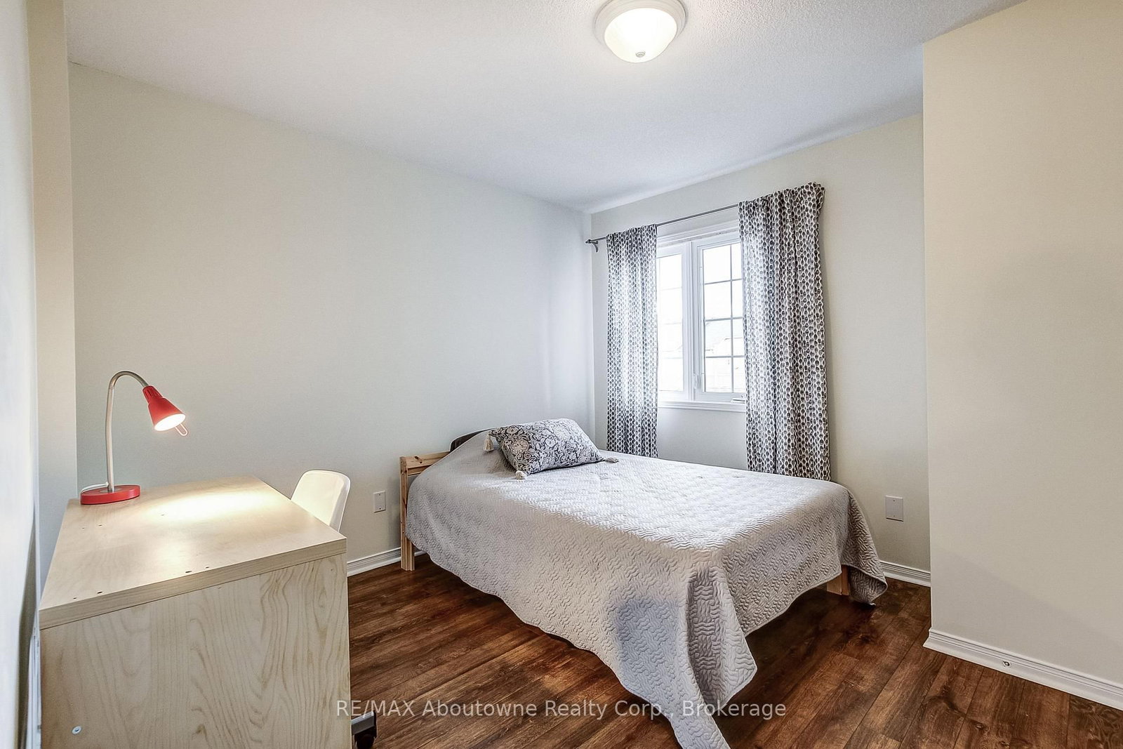 2150 Forest Gate Park • Oakville, ON photo 17