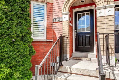 2150 Forest Gate Park • Oakville, ON photo 2