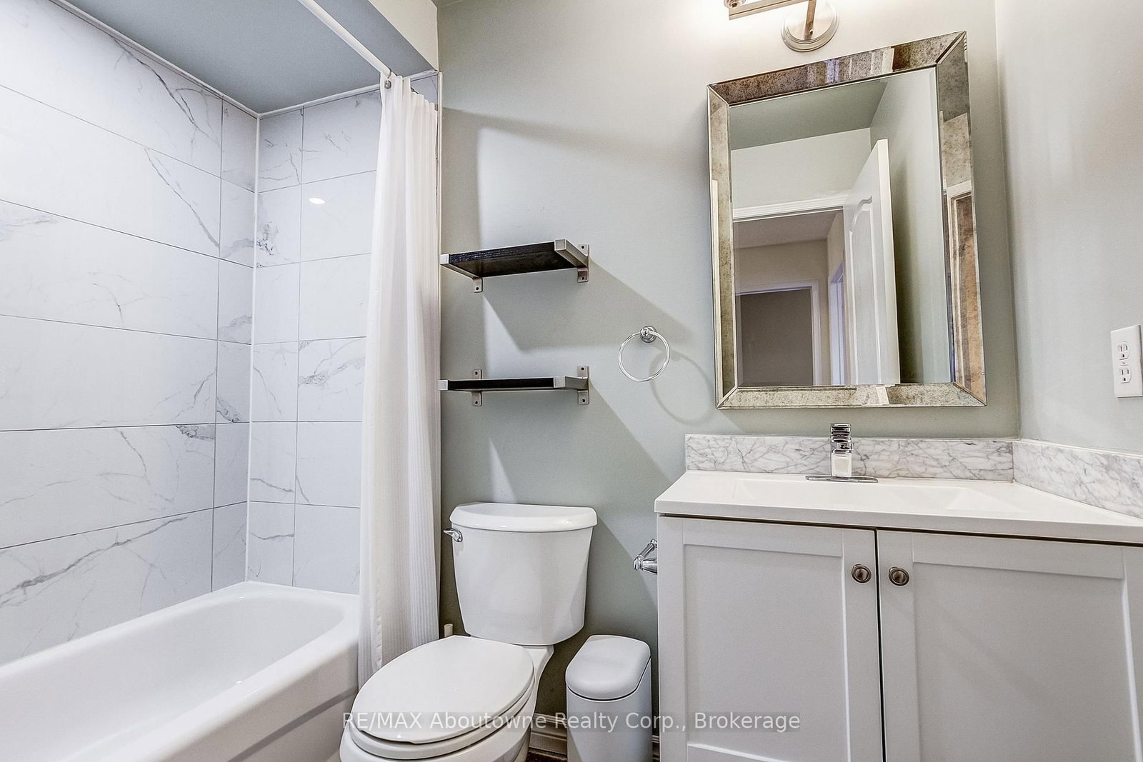 2150 Forest Gate Park • Oakville, ON photo 20