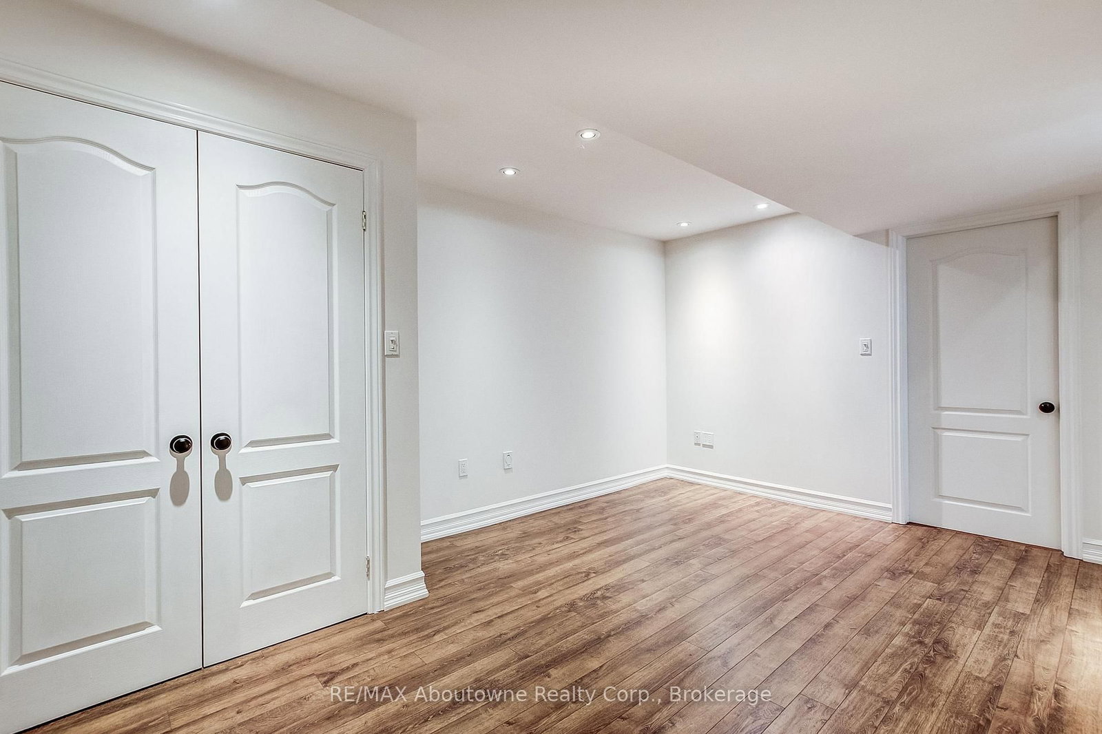 2150 Forest Gate Park • Oakville, ON photo 30