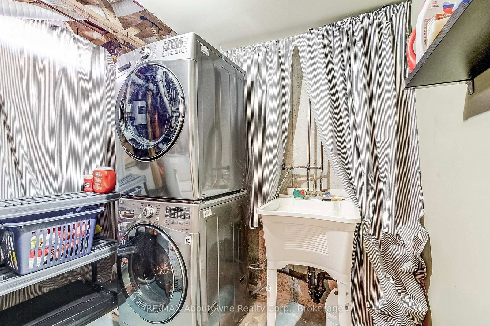2150 Forest Gate Park • Oakville, ON photo 34
