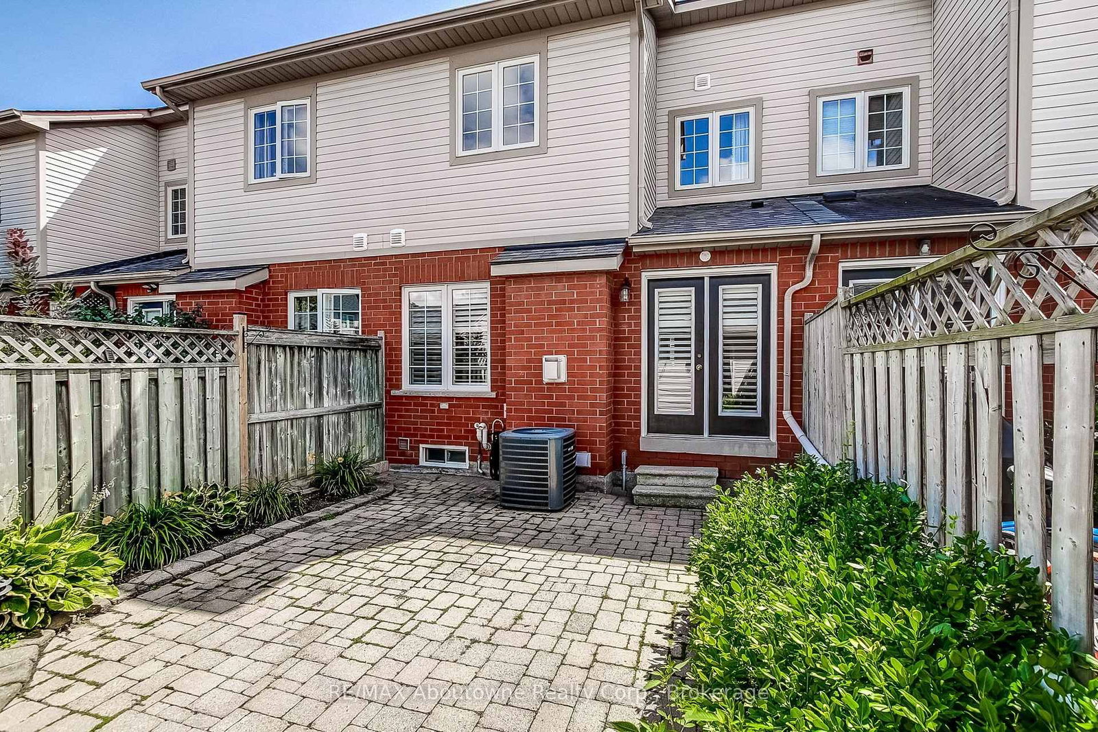 2150 Forest Gate Park • Oakville, ON photo 36
