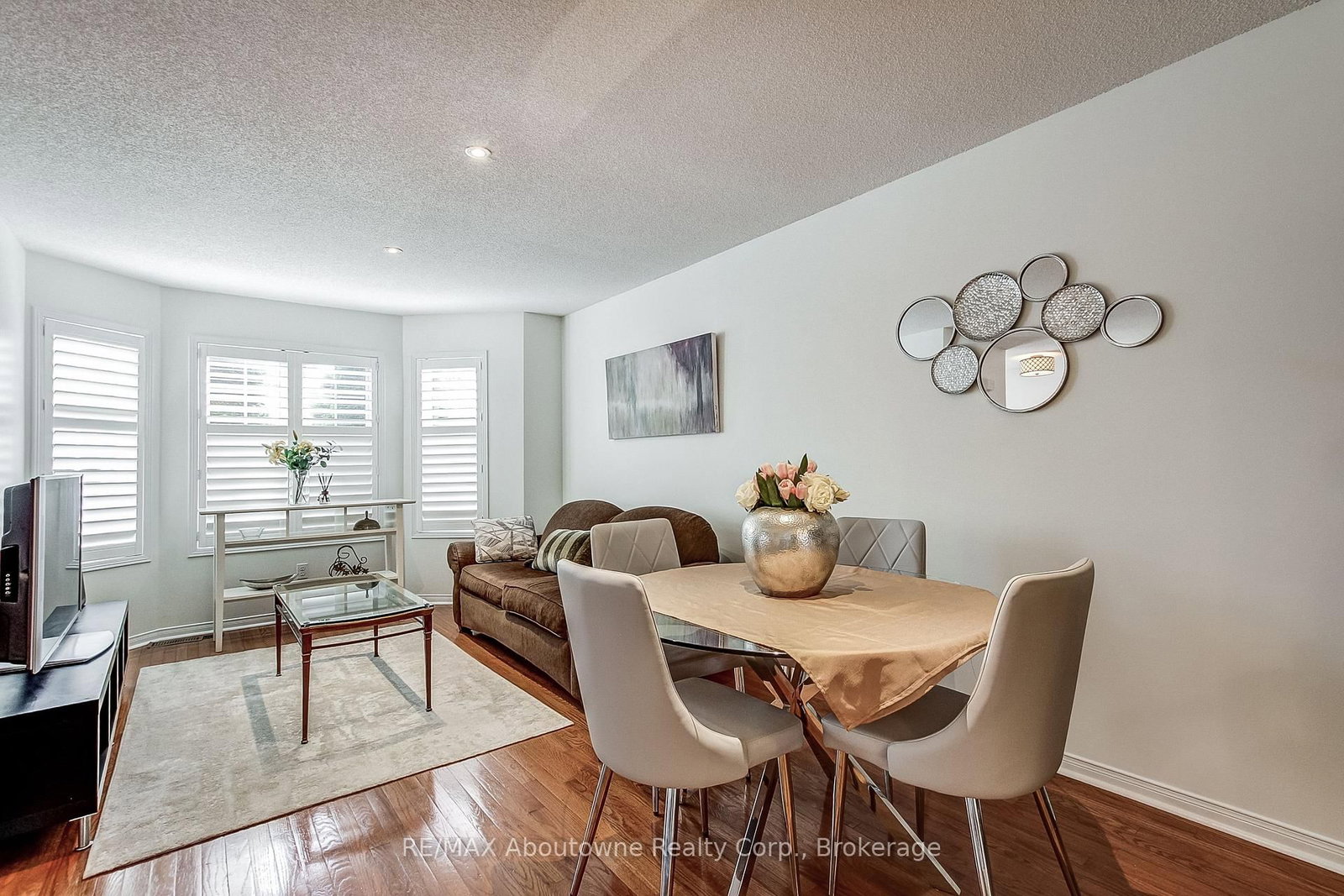 2150 Forest Gate Park • Oakville, ON photo 5