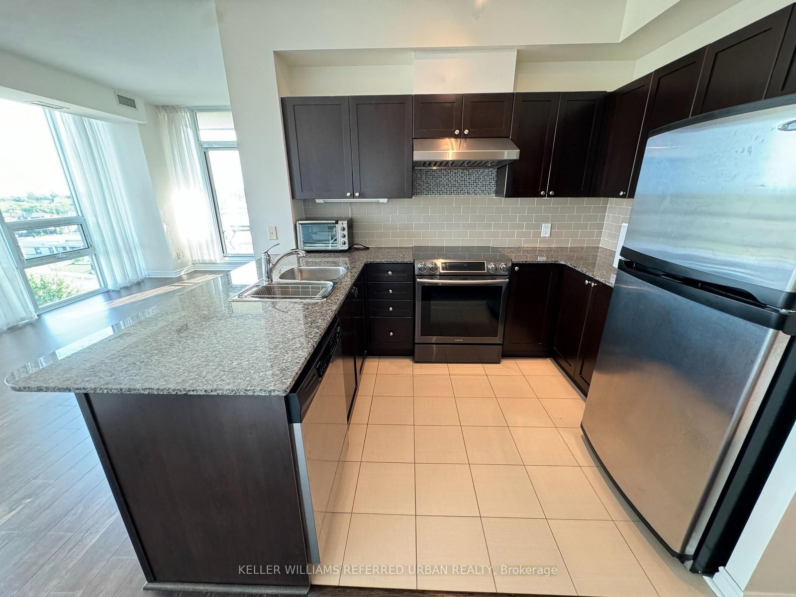 702-3525 Kariya Dr, Mississauga, view 3