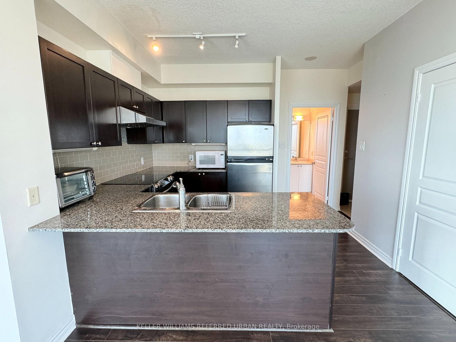 702-3525 Kariya Dr, Mississauga, view 5