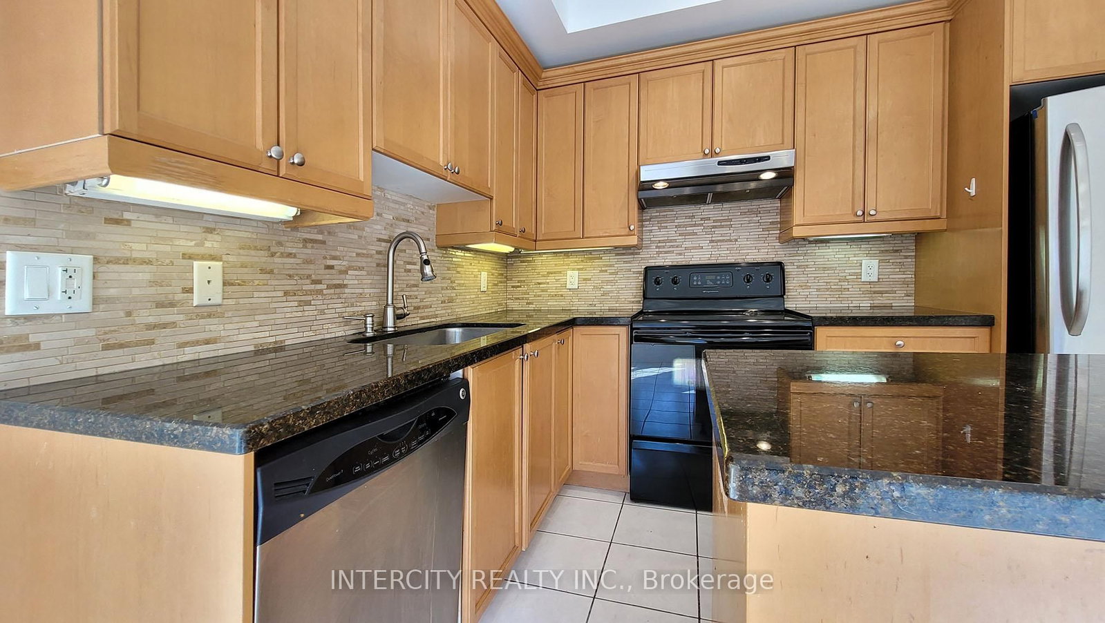 86 Lakeshore Road W • Oakville, ON photo 21