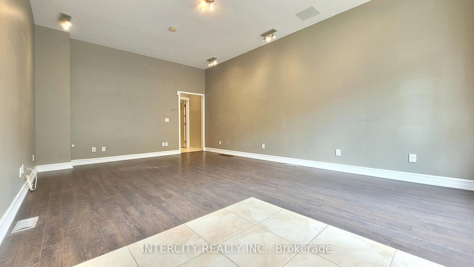 86 Lakeshore Road W • Oakville, ON photo 36