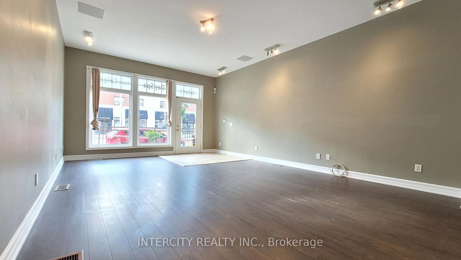 86 Lakeshore Road W • Oakville, ON photo 38