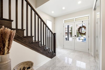 7 Salt Creek Terrace • Caledon, ON photo 3