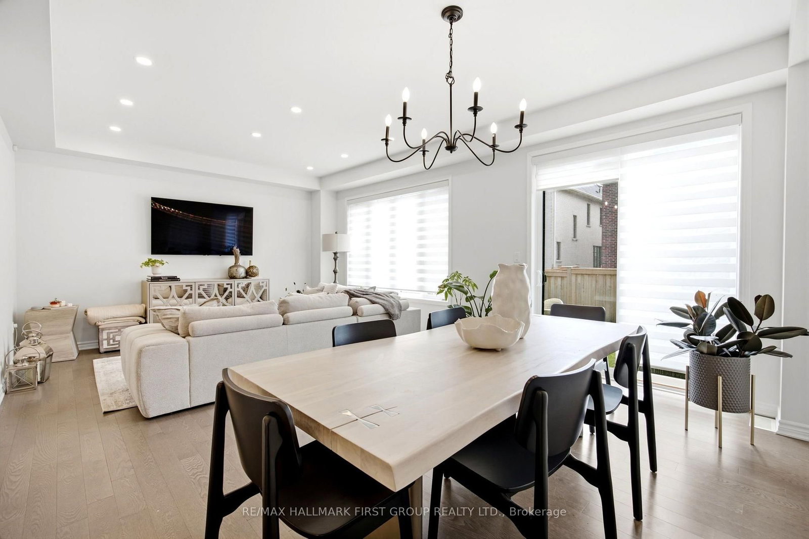 7 Salt Creek Terrace • Caledon, ON photo 5