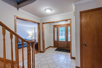 1343 Greenwood Crescent • Oakville, ON photo 4
