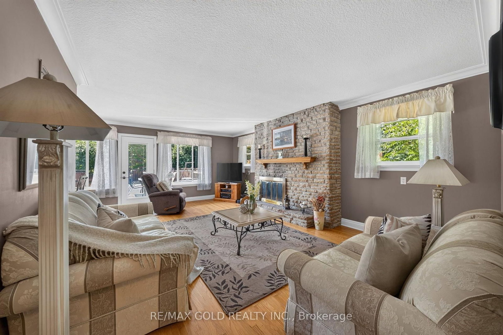 29 Treleaven Drive • Brampton, ON photo 4