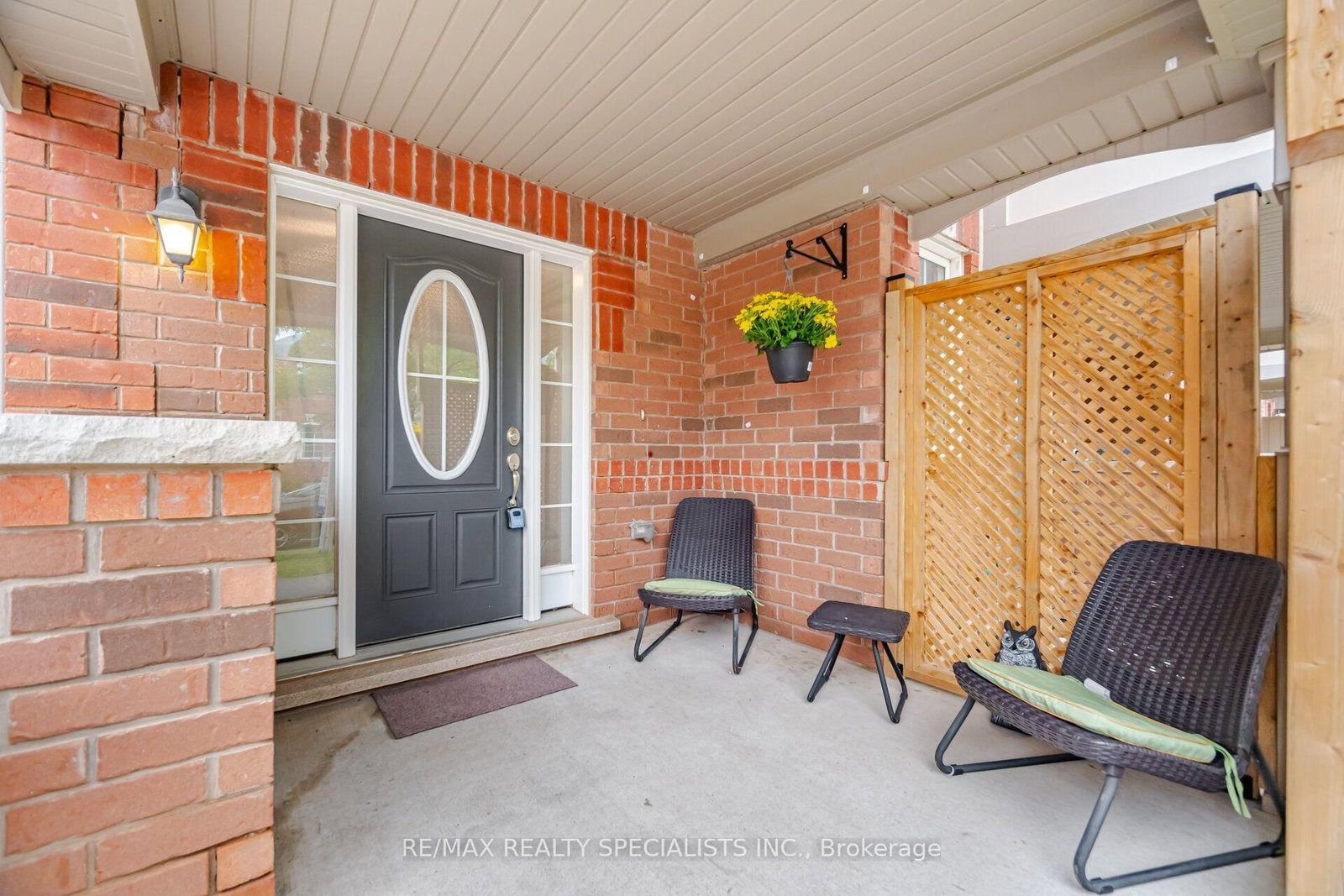 220 Mortimer Crescent • Milton, ON photo 4