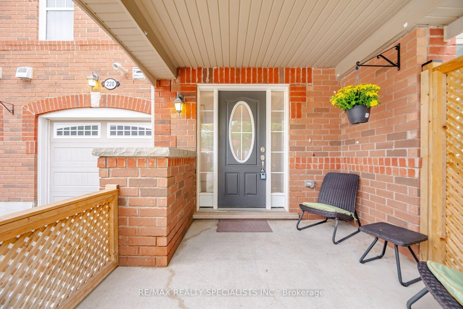 220 Mortimer Crescent • Milton, ON photo 5