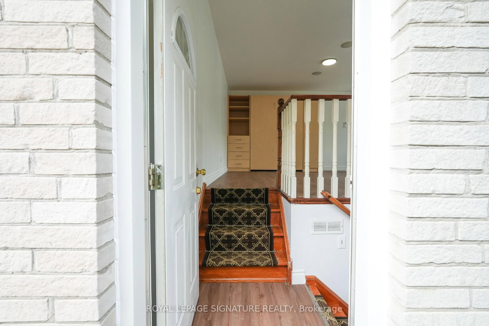 674 Abana Rd, Mississauga, view 2