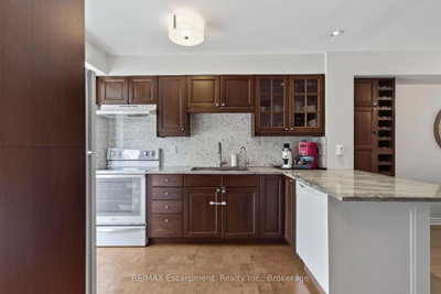 895 Maple Avenue • #425 • Burlington, ON photo 6