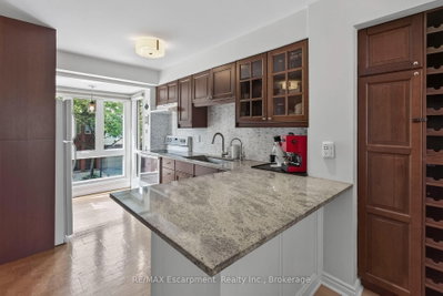 895 Maple Avenue • #425 • Burlington, ON photo 8
