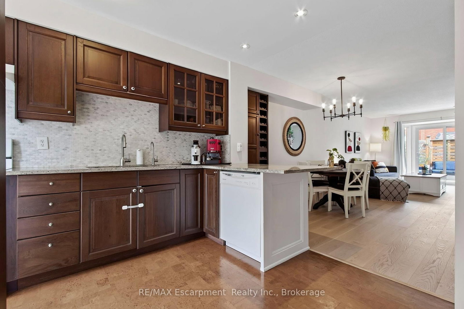 895 Maple Avenue • #425 • Burlington, ON photo 9
