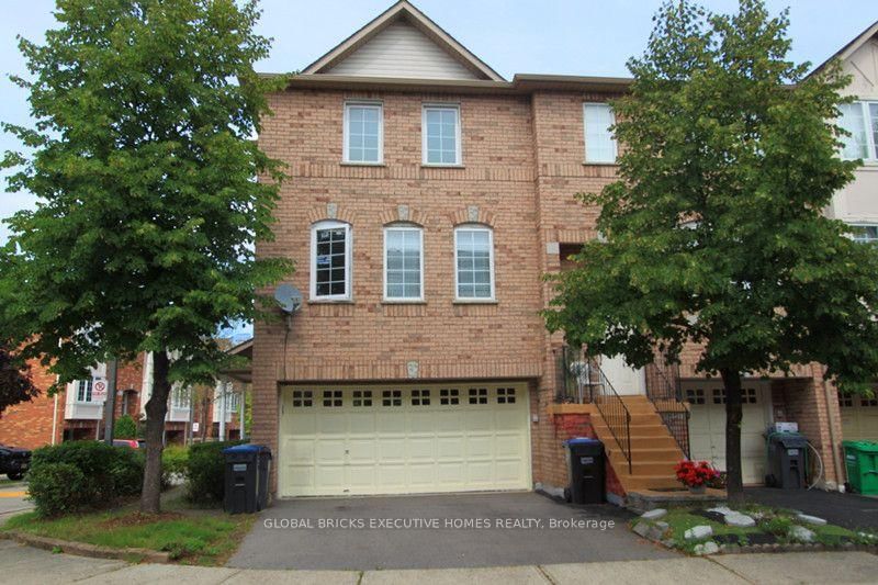 home for lease on 111-80 Acorn Place