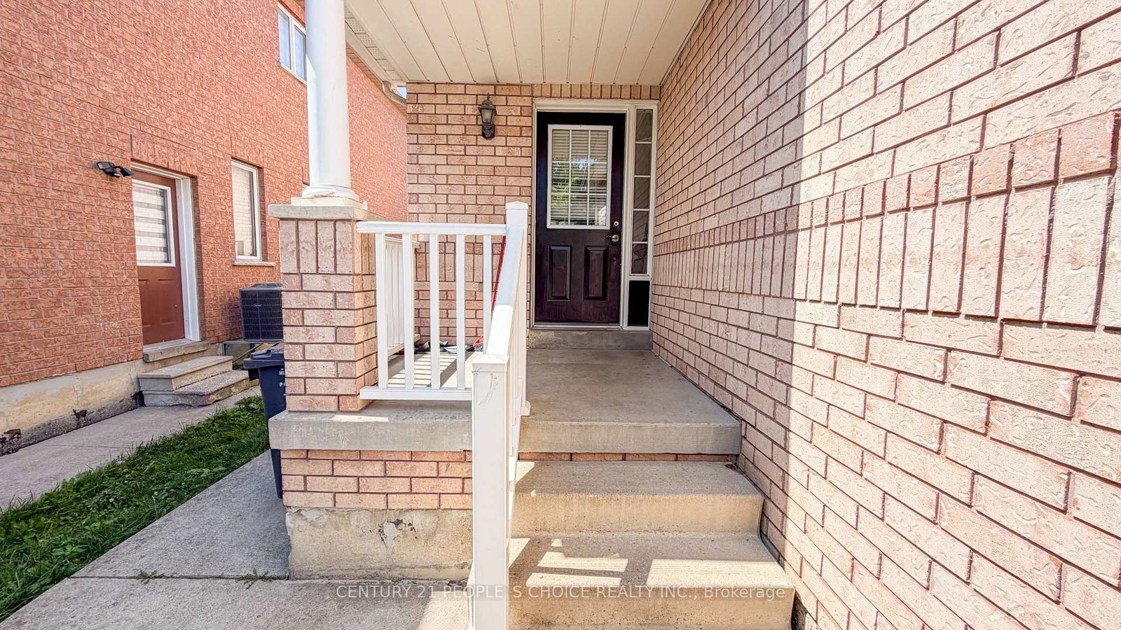 20 Belinda Drive • Brampton, ON photo 4