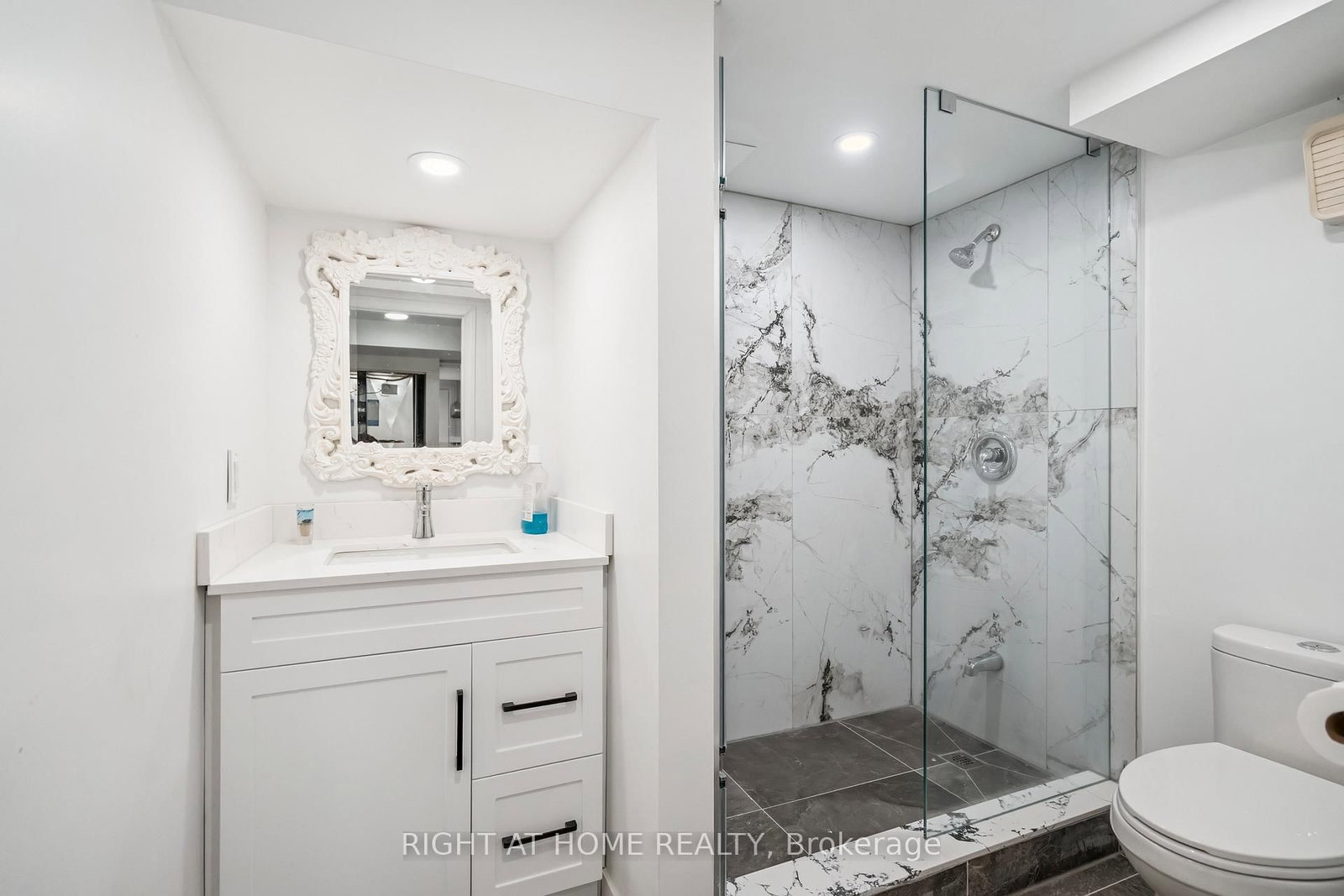 2343 Mountainside Drive • Burlington, ON photo 30